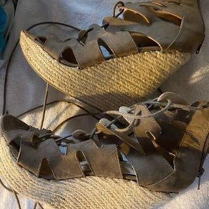 Brown wedges